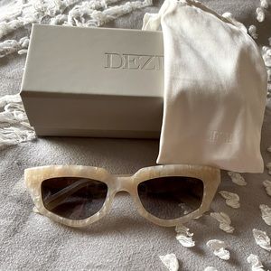 DEZI “On Read” Sunglasses!